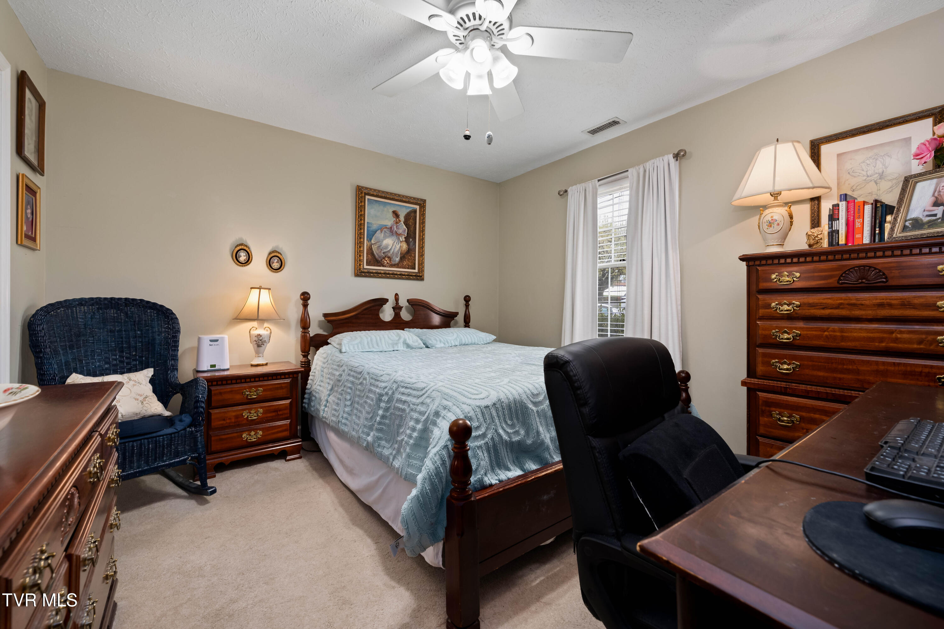 508 Hickory Road Bristol, TN 37620 - Photo 9 of 36 508 Hickory Rd (17 of 37)