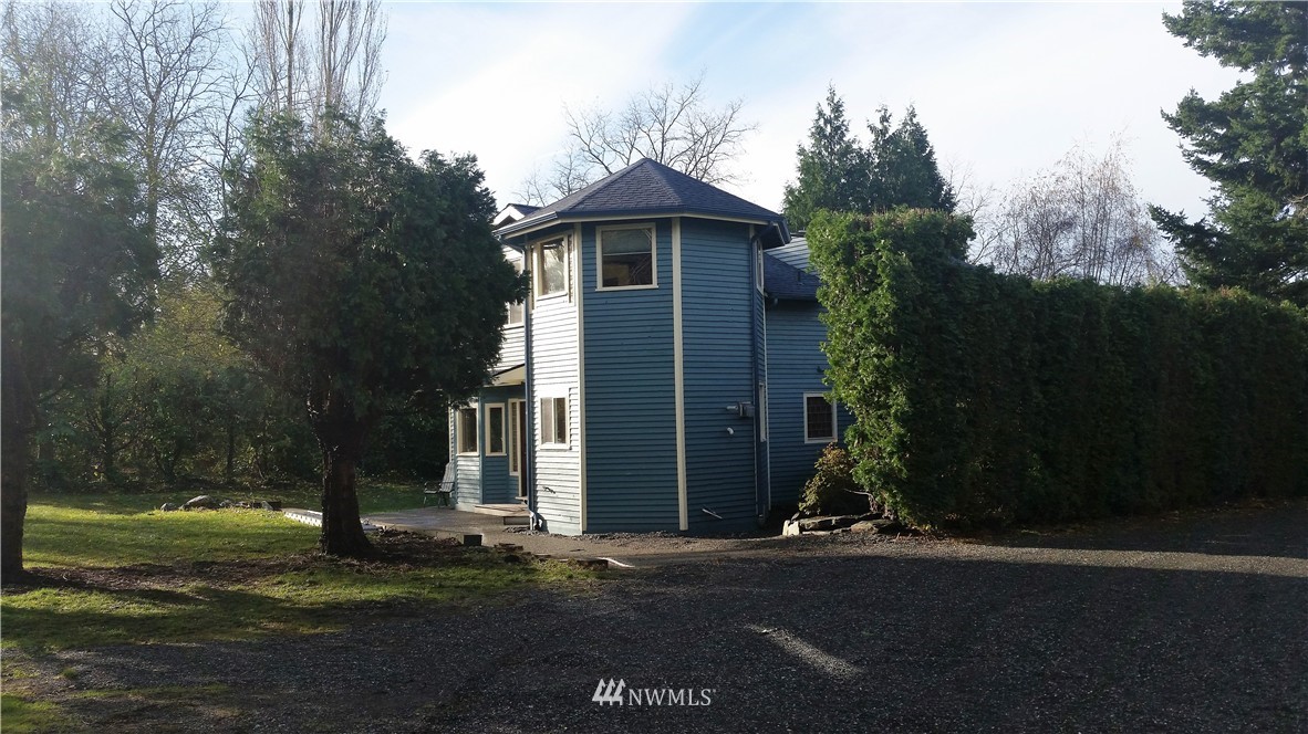 4232 Rural Avenue Bellingham, WA 98226 - Photo 3 of 23