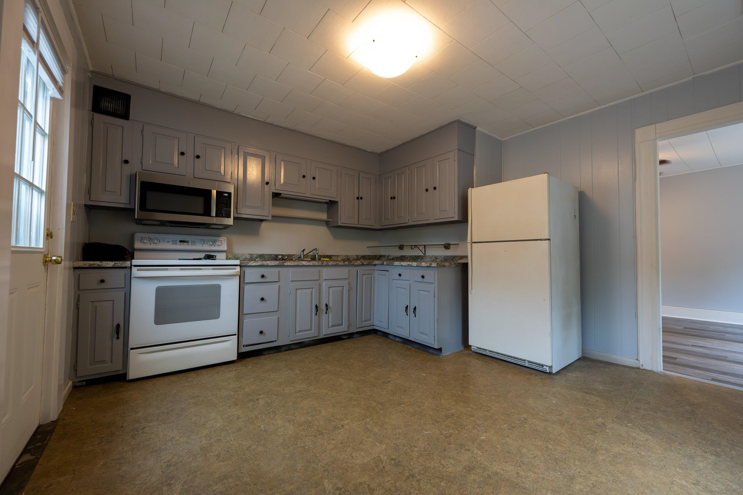 125 Tarrytown Road, Unit 123 Manchester, NH 03103 - Photo 16 of 30