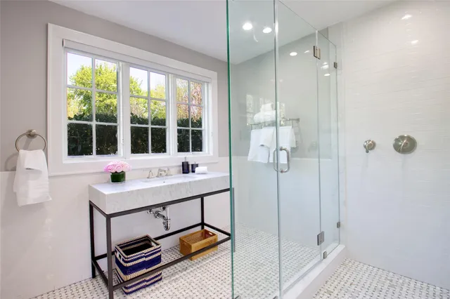 $5,498,000 | 30 Bonnie Heights Road, Manhasset, NY 11030