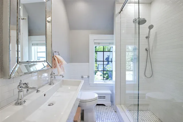 $5,498,000 | 30 Bonnie Heights Road, Manhasset, NY 11030