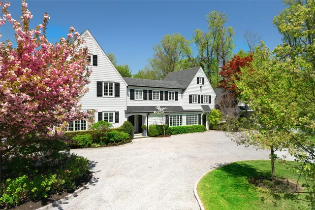 $5,498,000 | 30 Bonnie Heights Road, Manhasset, NY 11030