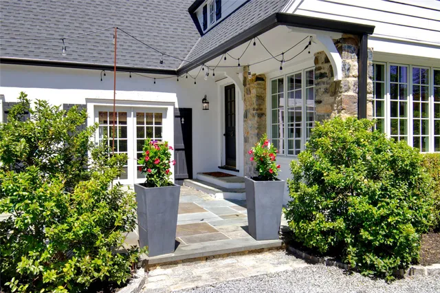 $5,498,000 | 30 Bonnie Heights Road, Manhasset, NY 11030