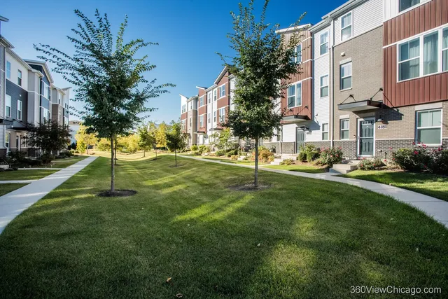 $3,100 | 4187 Calder Lane, Unit 4187, Aurora, IL 60504