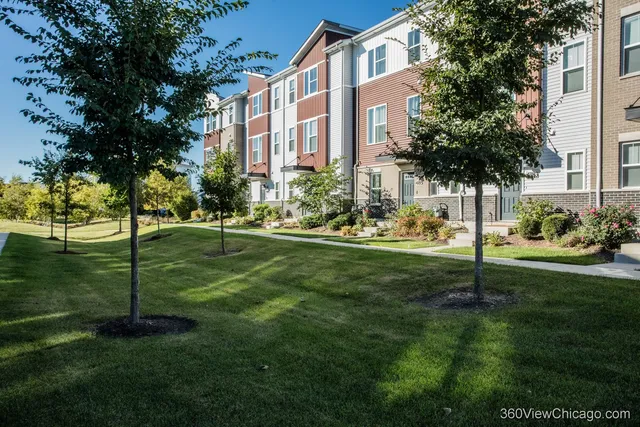 $3,100 | 4187 Calder Lane, Unit 4187, Aurora, IL 60504