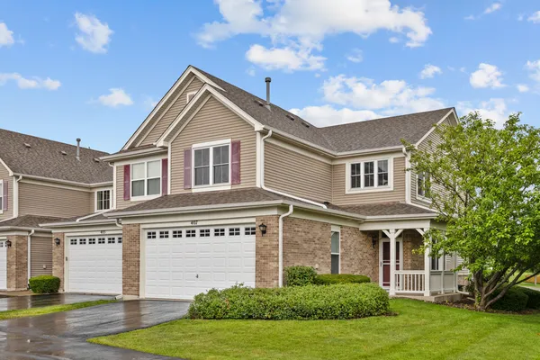 $2,795 | 407 Bluegrass Parkway, Oswego, IL 60543