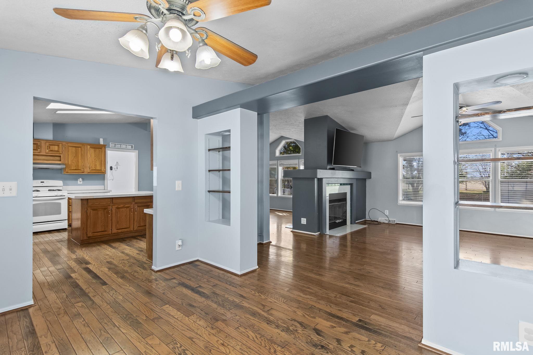 2265 Jostes Road Rochester, IL 62563 - Photo 11 of 53