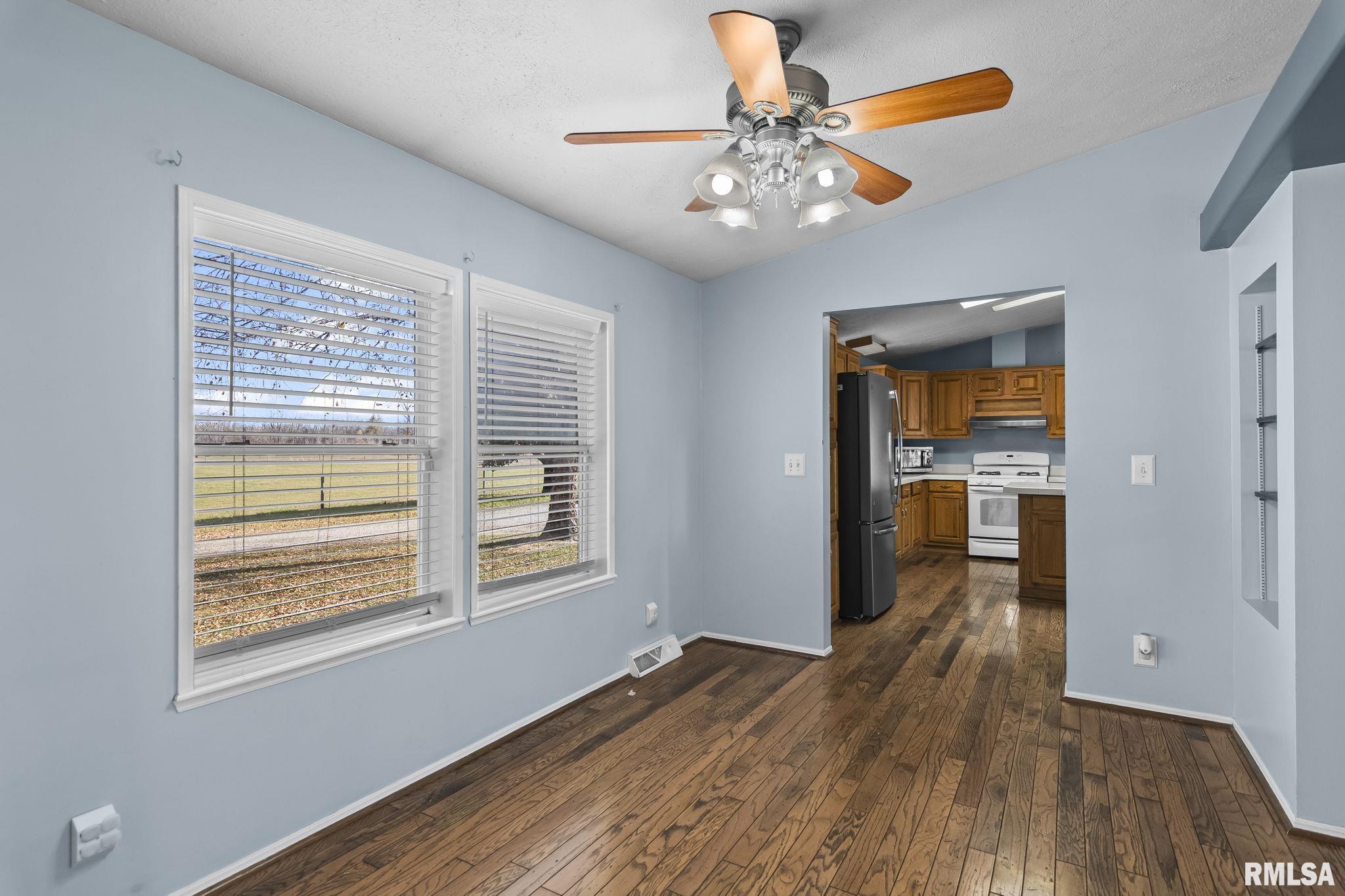 2265 Jostes Road Rochester, IL 62563 - Photo 13 of 53