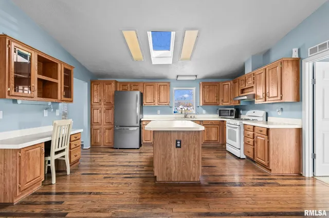 $359,900 | 2265 Jostes Road, Rochester, IL 62563