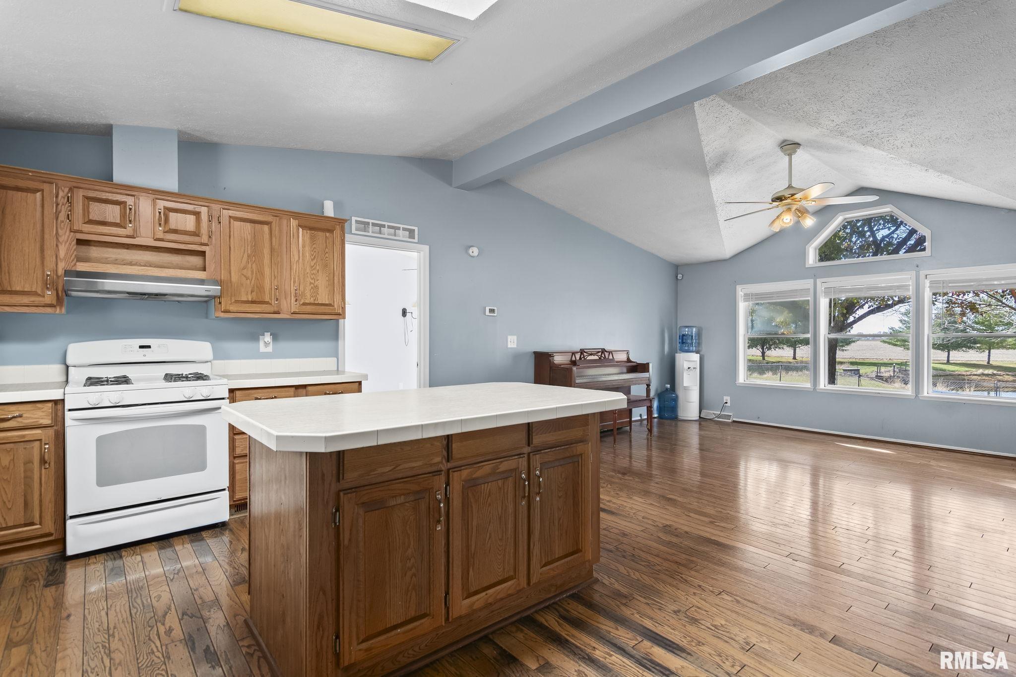 2265 Jostes Road Rochester, IL 62563 - Photo 15 of 53