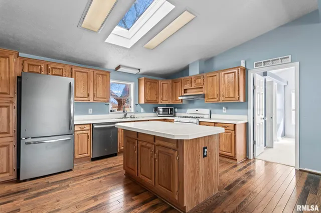 $359,900 | 2265 Jostes Road, Rochester, IL 62563