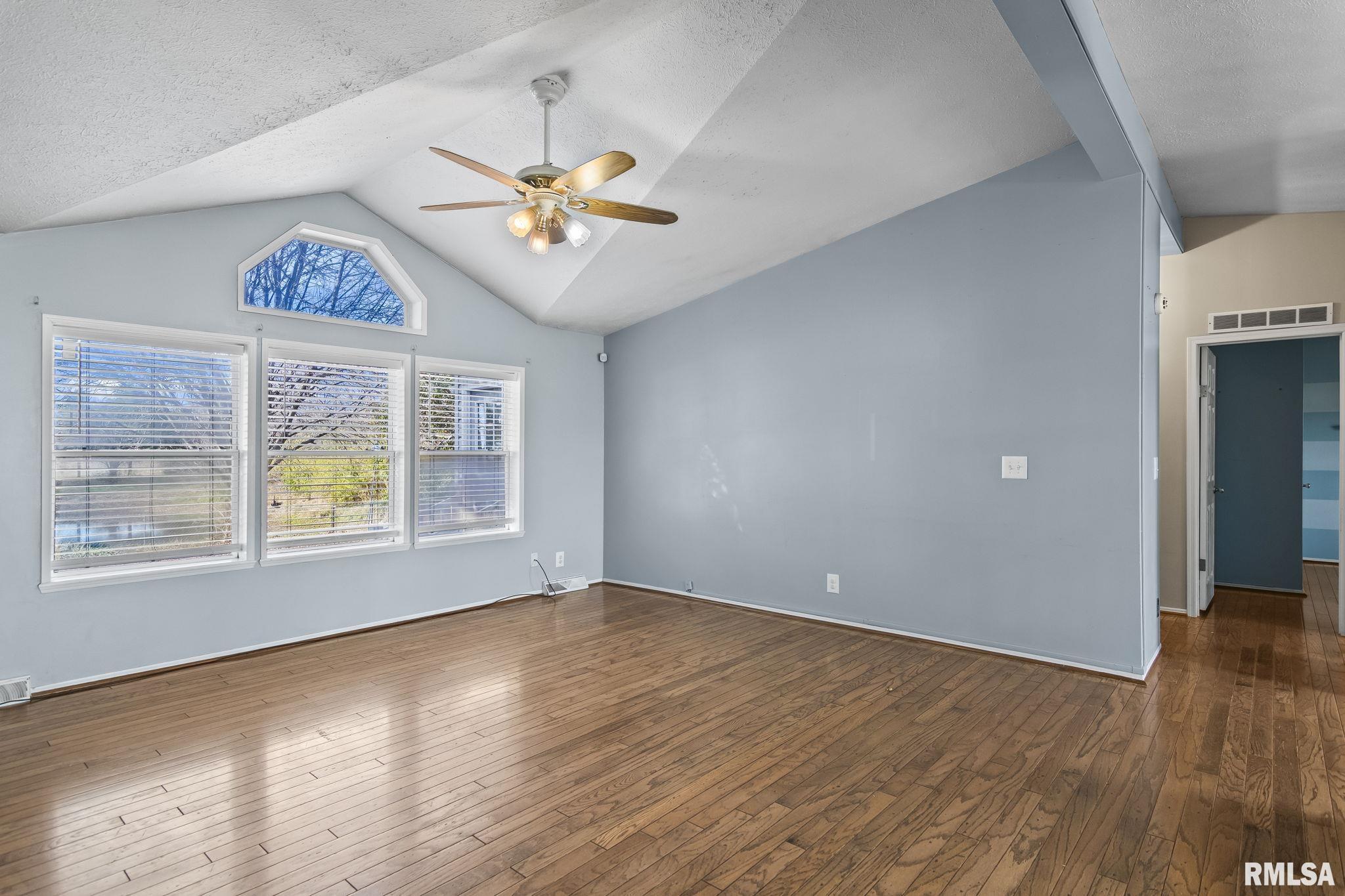 2265 Jostes Road Rochester, IL 62563 - Photo 10 of 53