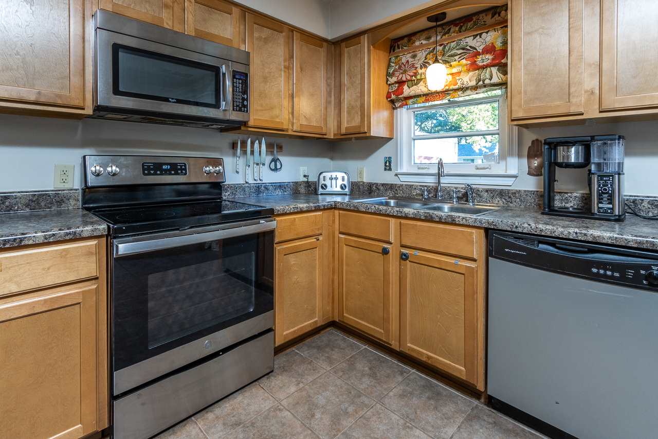 1349 Dearing Road Memphis, TN 38117 - Photo 6 of 25