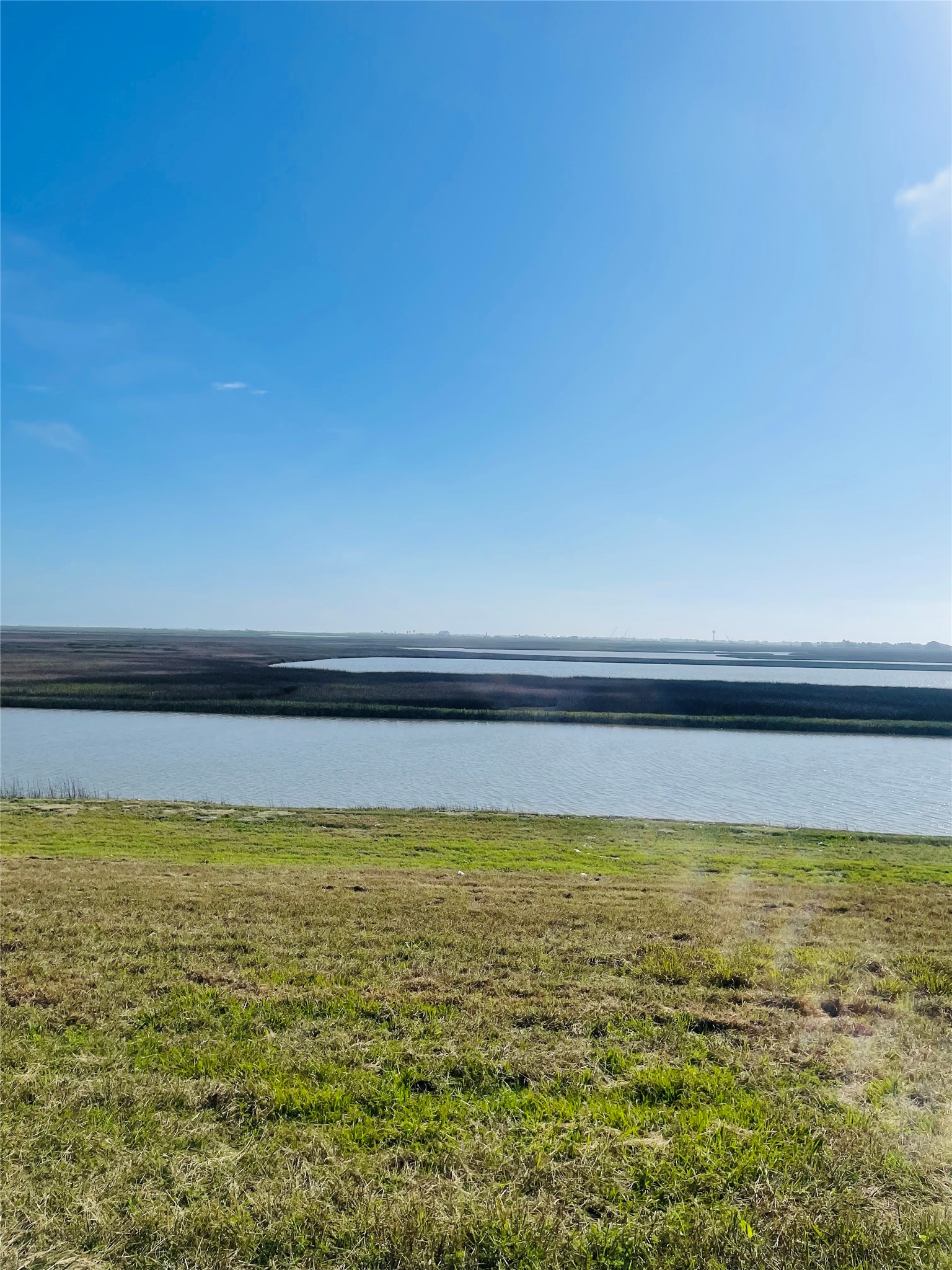 235 Leeward Way Freeport, TX 77541 - Photo 2 of 10