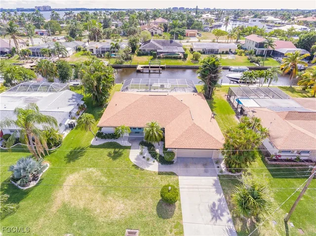 $7,500 | 1424 Windsor Court, Cape Coral, FL 33904