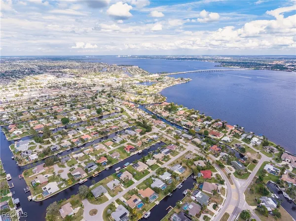 $7,500 | 1424 Windsor Court, Cape Coral, FL 33904