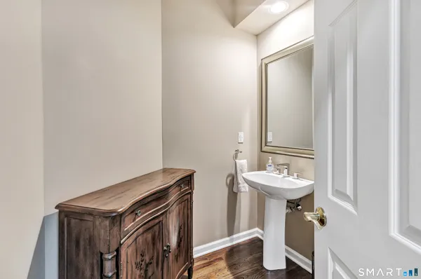 $579,000 | 11 Greystone, Unit 11, Shelton, CT 06484