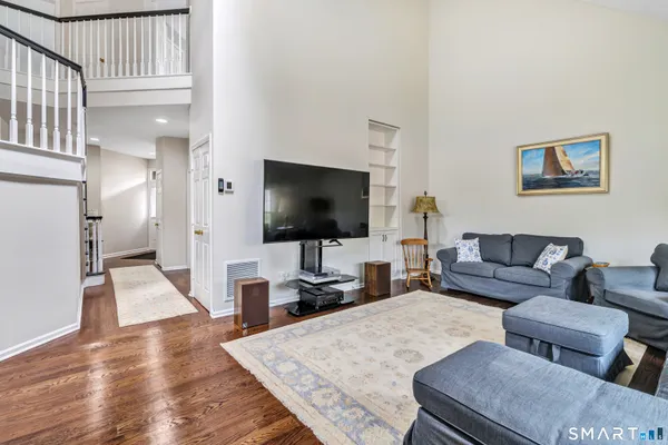$579,000 | 11 Greystone, Unit 11, Shelton, CT 06484