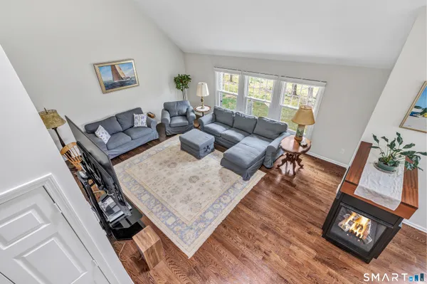 $579,000 | 11 Greystone, Unit 11, Shelton, CT 06484