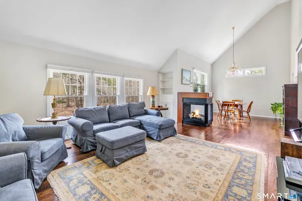 $579,000 | 11 Greystone, Unit 11, Shelton, CT 06484