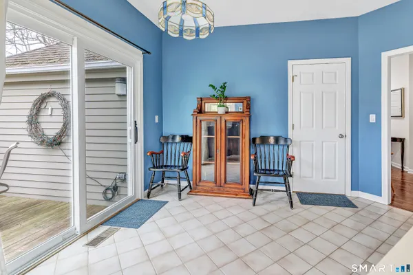 $579,000 | 11 Greystone, Unit 11, Shelton, CT 06484