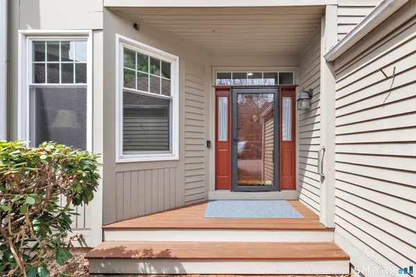 $579,000 | 11 Greystone, Unit 11, Shelton, CT 06484
