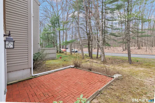 $579,000 | 11 Greystone, Unit 11, Shelton, CT 06484