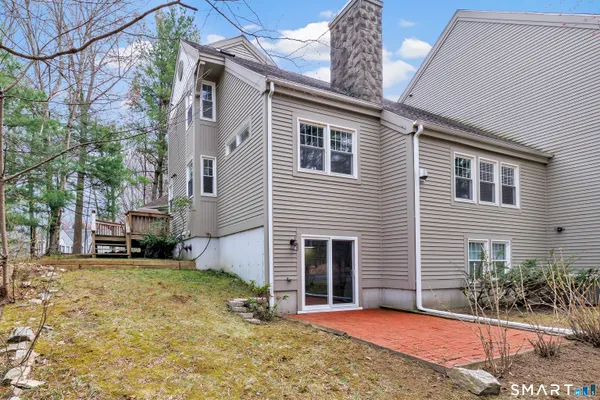 $579,000 | 11 Greystone, Unit 11, Shelton, CT 06484