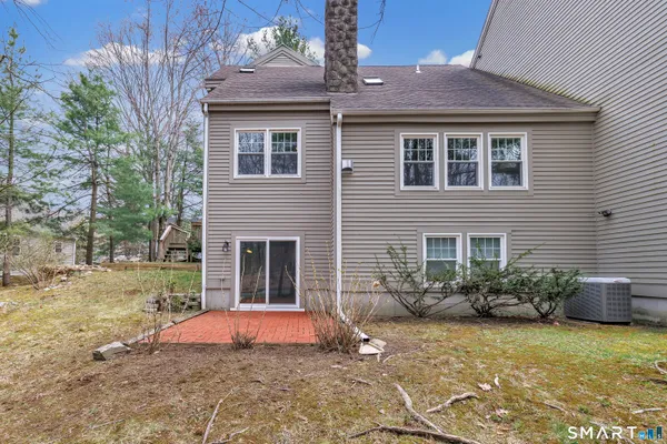$579,000 | 11 Greystone, Unit 11, Shelton, CT 06484