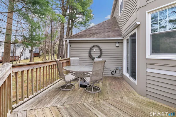 $579,000 | 11 Greystone, Unit 11, Shelton, CT 06484