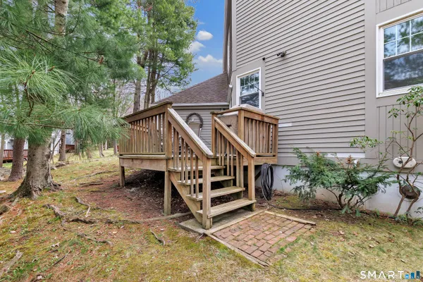$579,000 | 11 Greystone, Unit 11, Shelton, CT 06484