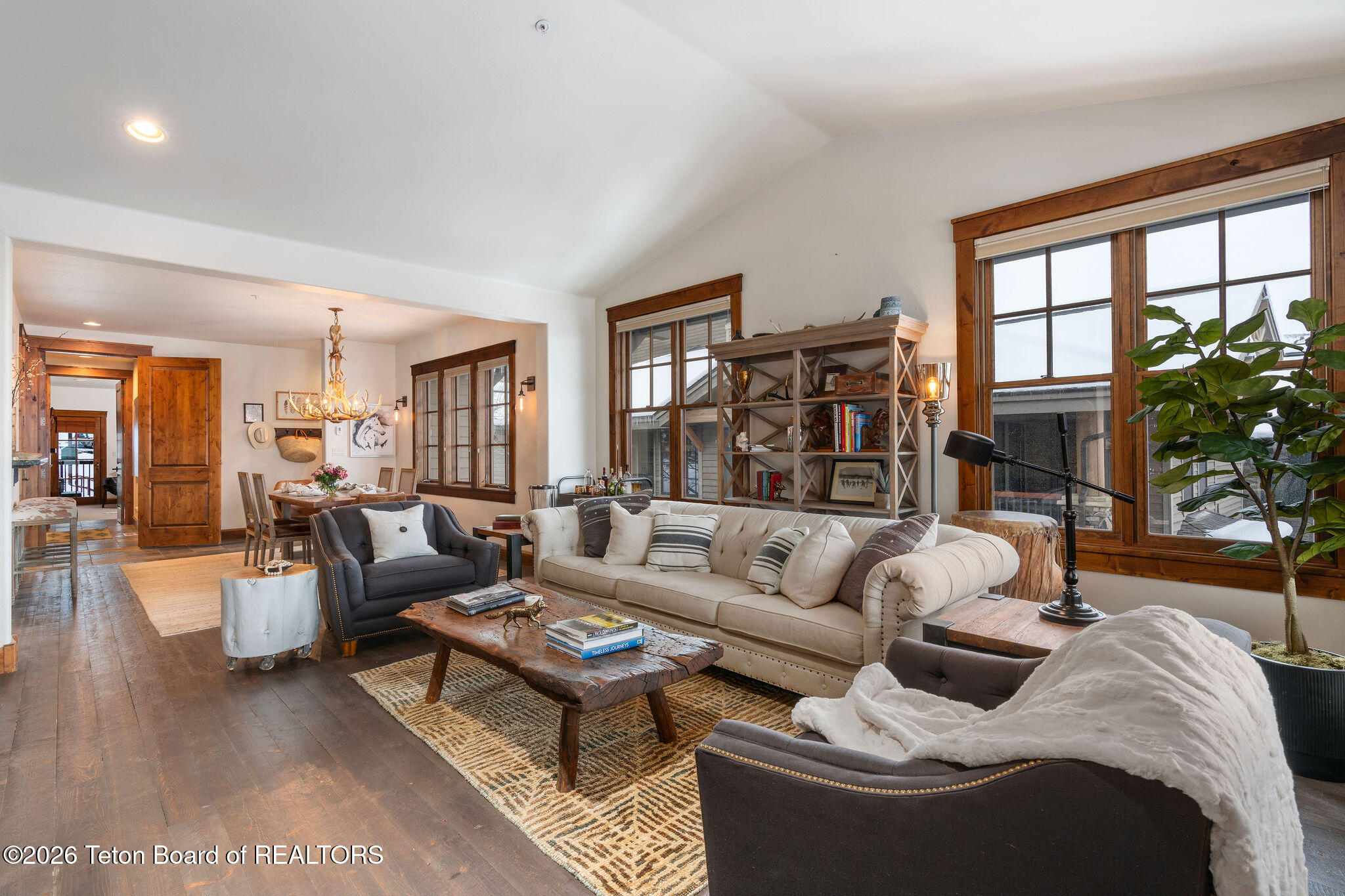 536 Snow King Loop Road, Unit 3630 Jackson, WY 83001 - Photo 29 of 42 Living room