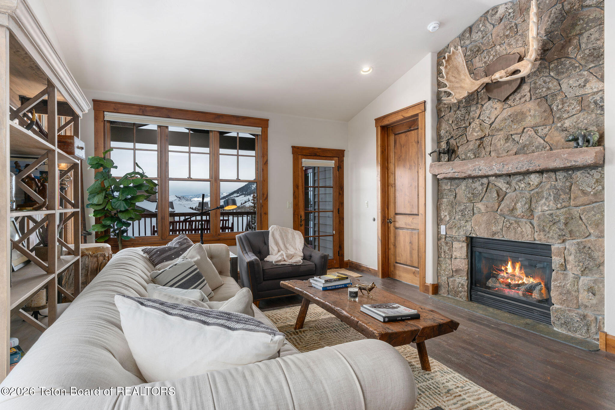536 Snow King Loop Road, Unit 3630 Jackson, WY 83001 - Photo 3 of 42 Living room