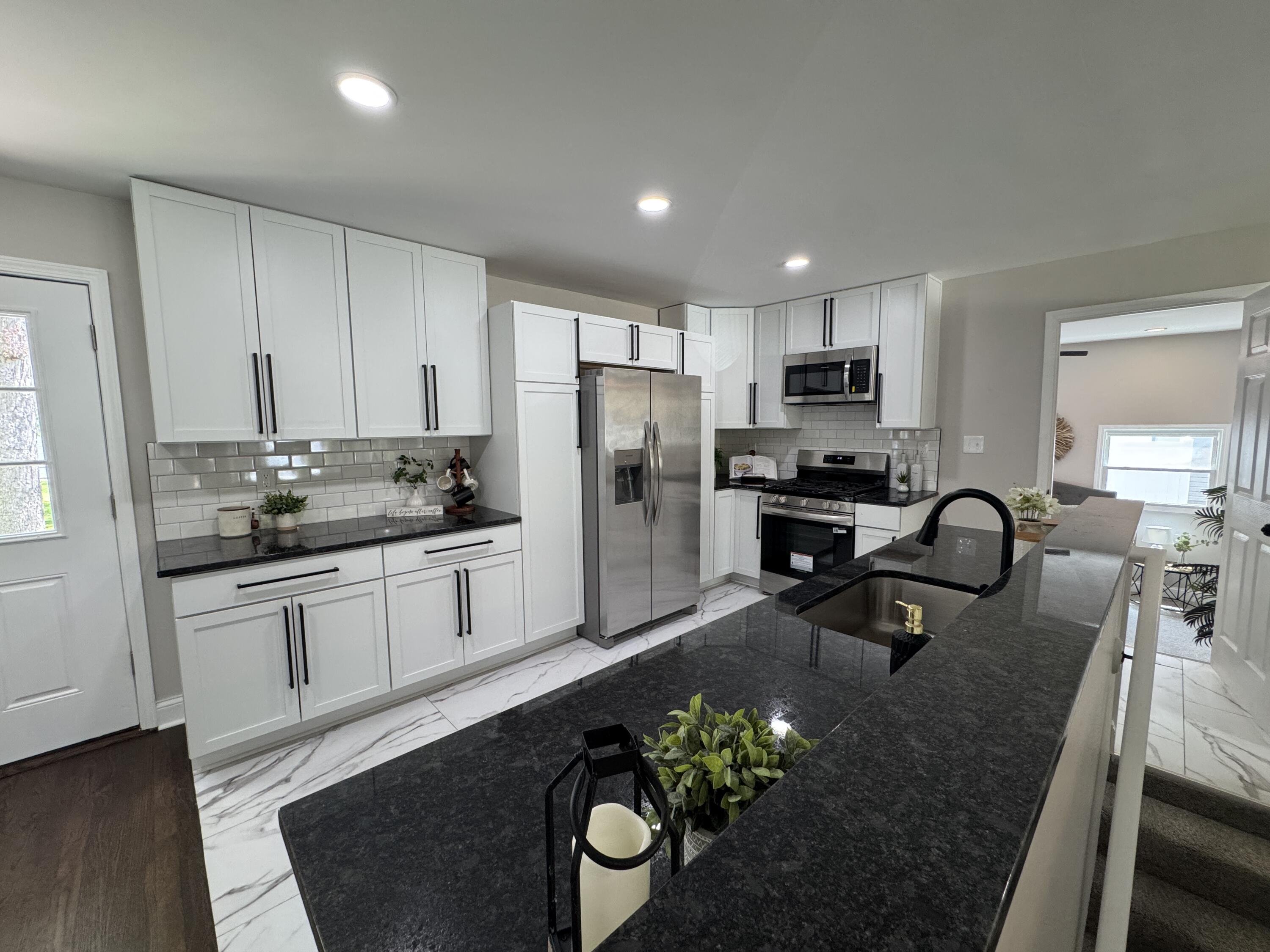 405 Cedar Street Northwest De Motte, IN 46310 - Photo 10 of 26 3000x2250