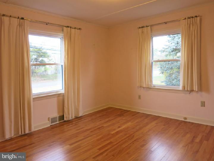 252 Pennington Harbourton Road Pennington, NJ 08534 - Photo 7 of 21 Bedroom 2