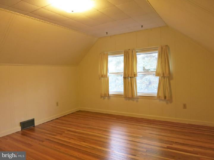 252 Pennington Harbourton Road Pennington, NJ 08534 - Photo 10 of 21 Bedroom 3