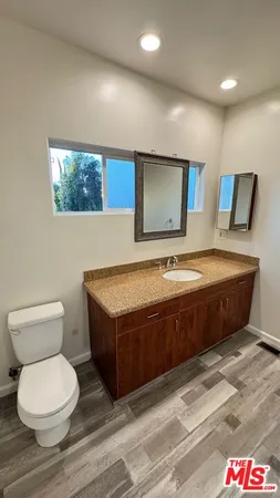 $2,900 | 15360 Wyandotte Street, Van Nuys, CA 91406