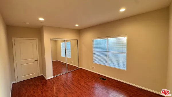 $2,900 | 15360 Wyandotte Street, Van Nuys, CA 91406