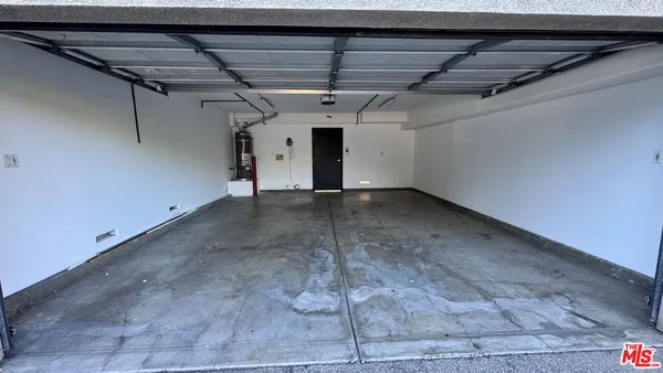 $2,900 | 15360 Wyandotte Street, Van Nuys, CA 91406