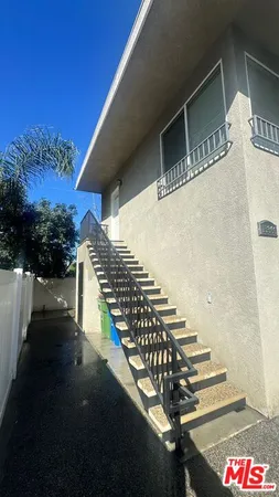 $2,900 | 15360 Wyandotte Street, Van Nuys, CA 91406