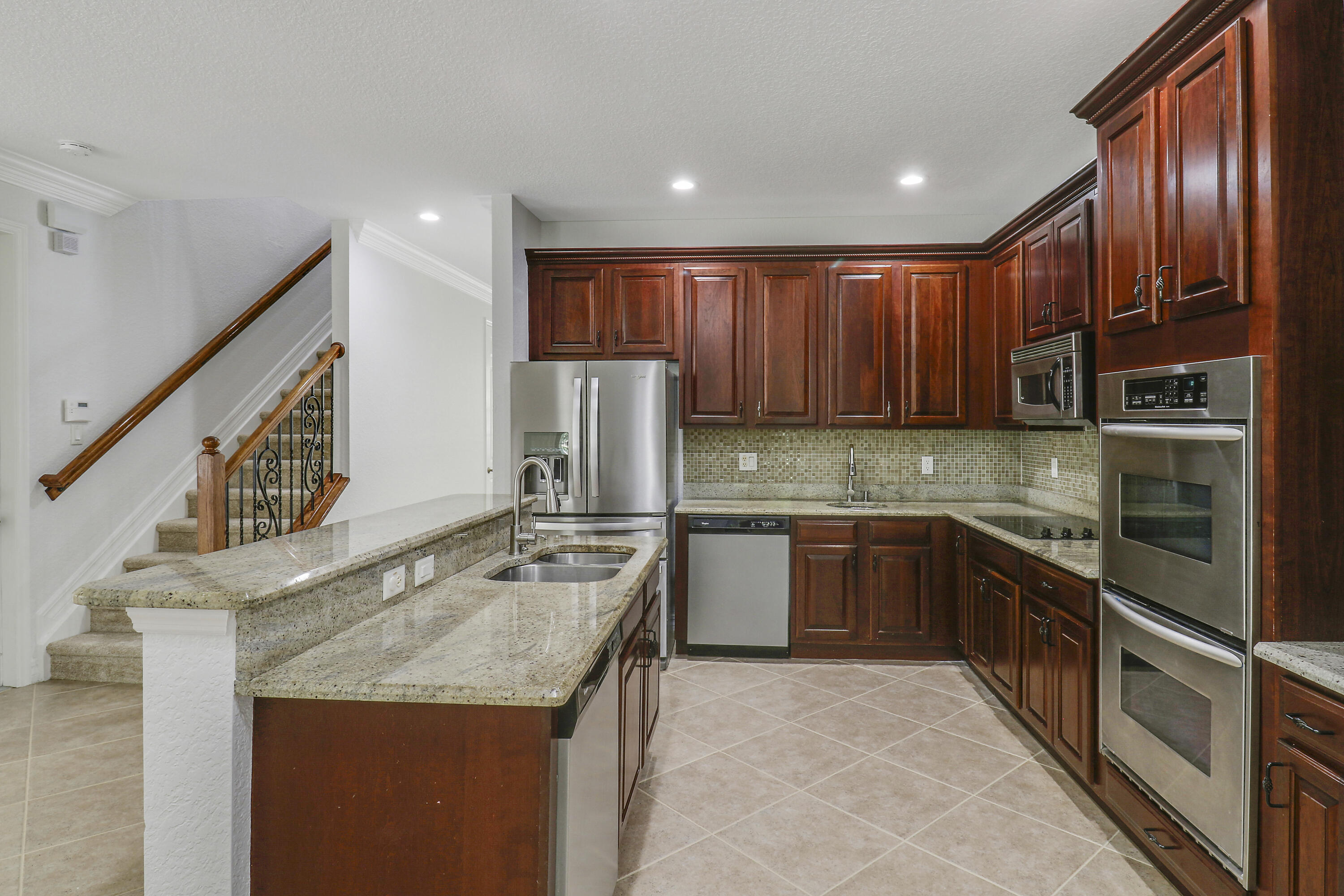 112 Dunmore Drive Jupiter, FL 33458 - Photo 11 of 43 Solid Wood Cabinets