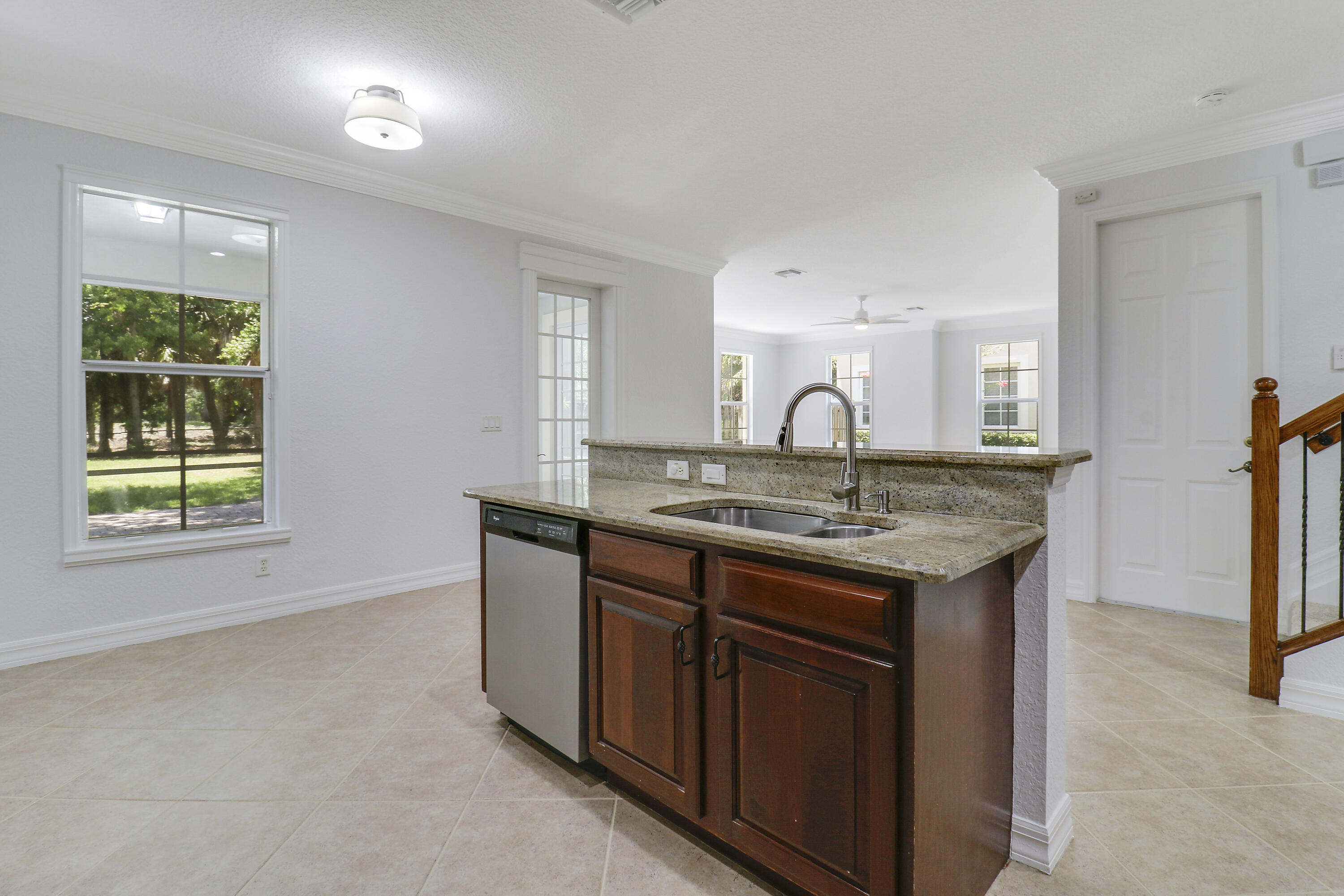 112 Dunmore Drive Jupiter, FL 33458 - Photo 12 of 43 Kitchen overlooks Great Room
