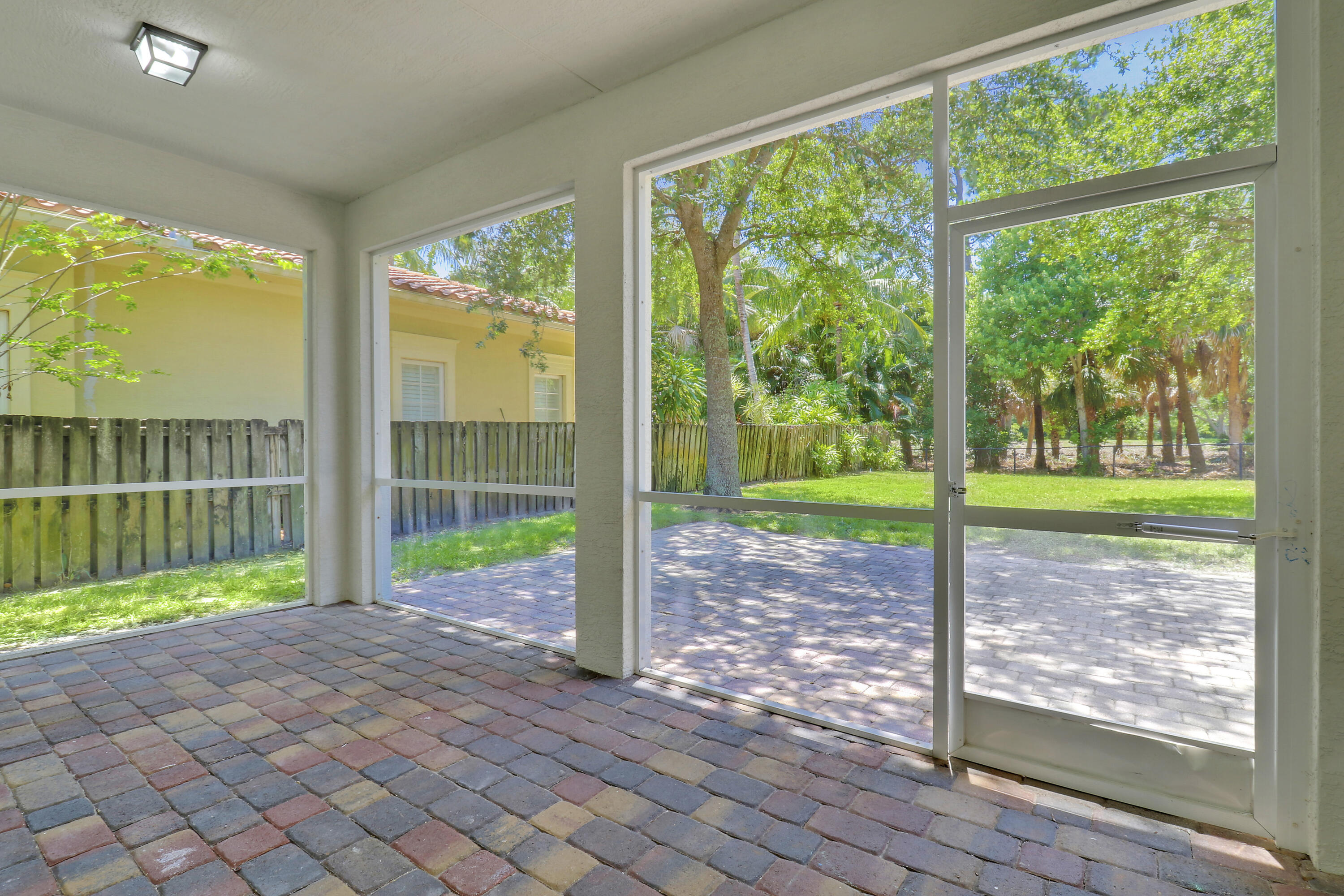 112 Dunmore Drive Jupiter, FL 33458 - Photo 18 of 43 Screened Lanai