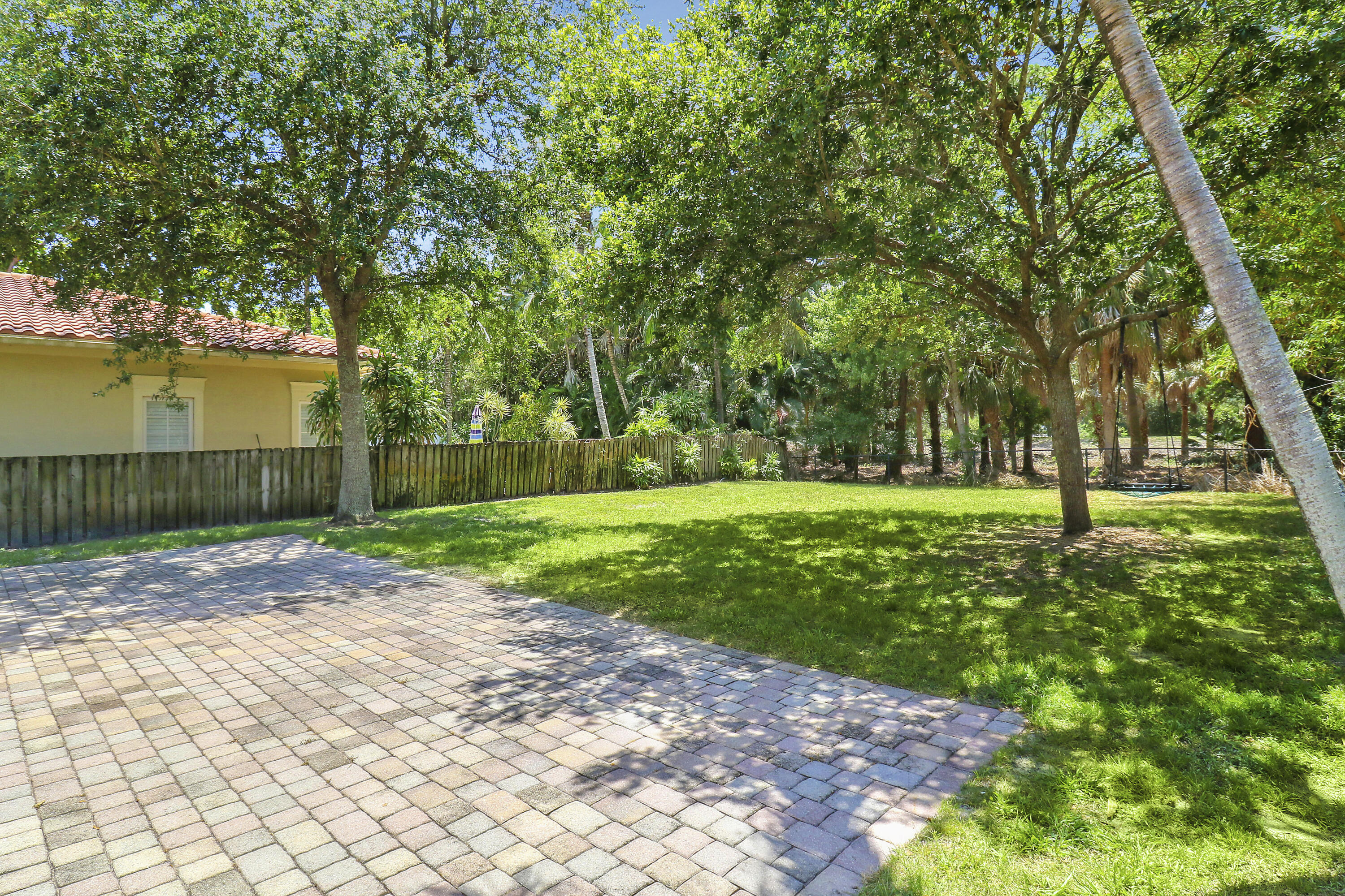 112 Dunmore Drive Jupiter, FL 33458 - Photo 19 of 43 Outdoor Patio