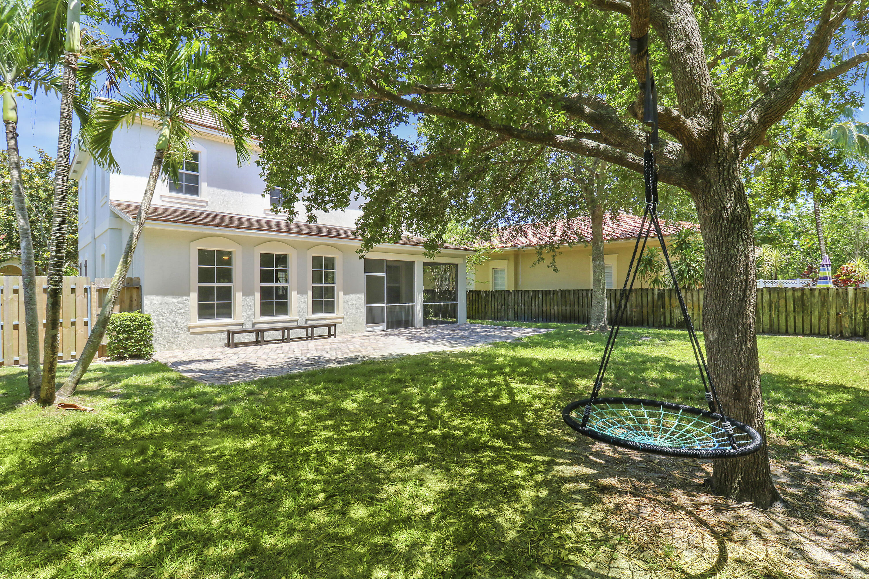 112 Dunmore Drive Jupiter, FL 33458 - Photo 23 of 43 Yard