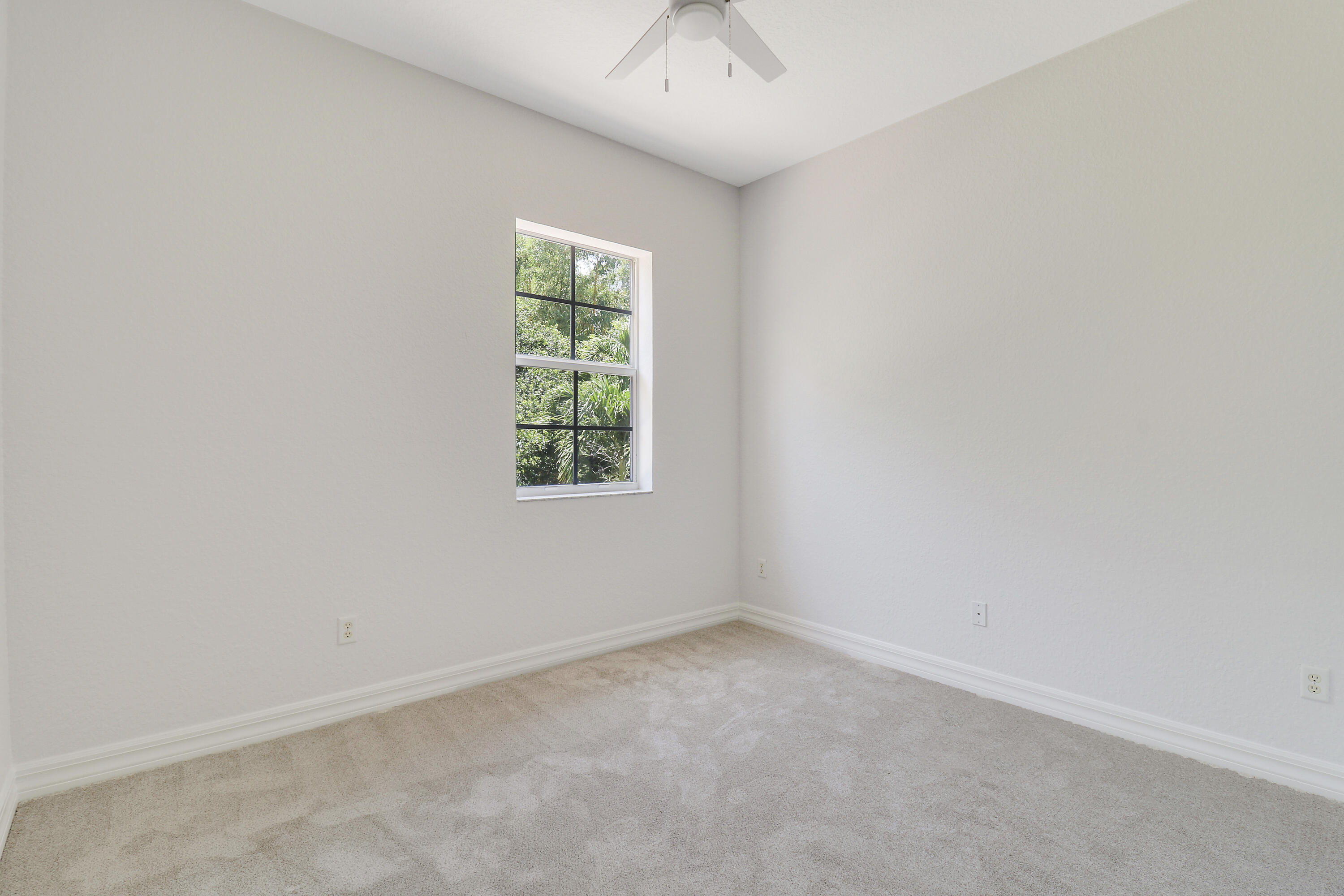 112 Dunmore Drive Jupiter, FL 33458 - Photo 28 of 43 Large Guest Room #2