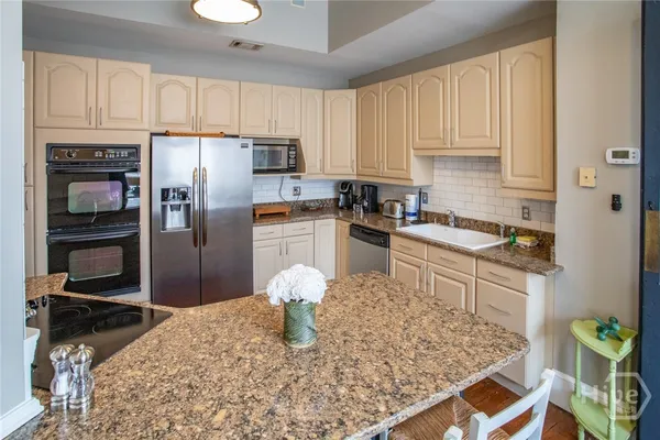 $625,000 | 110 Barnard Street, Savannah, GA 31401