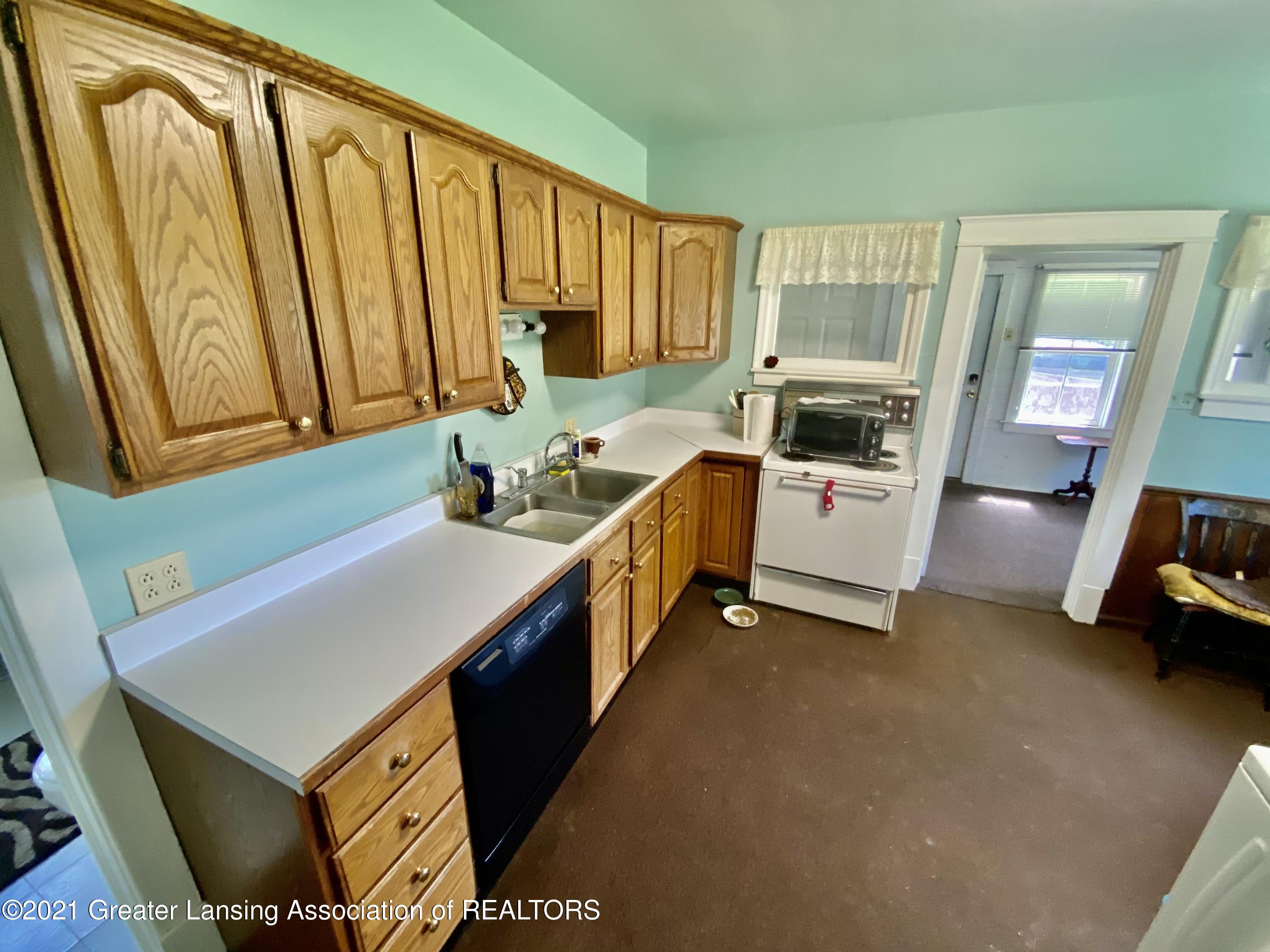 2908 Otto Road, Unit R1 Charlotte, MI 48813 - Photo 8 of 42 8
