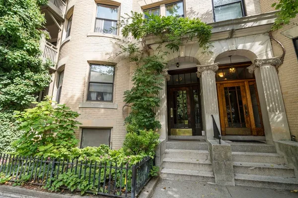 $1,250,000 | 49 Winchester Street, Unit 2, Brookline, MA 02446