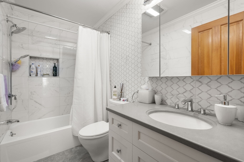 49 Winchester Street, Unit 2 Brookline, MA 02446 - Photo 9 of 16